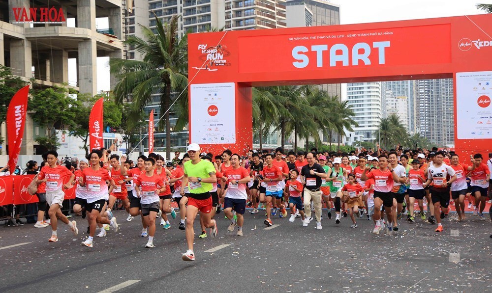 Gần 8.000 VĐV tham gia Giải chạy AirAsia RedRun Đà Nẵng 2026 - Quán quân 21  - ảnh 4