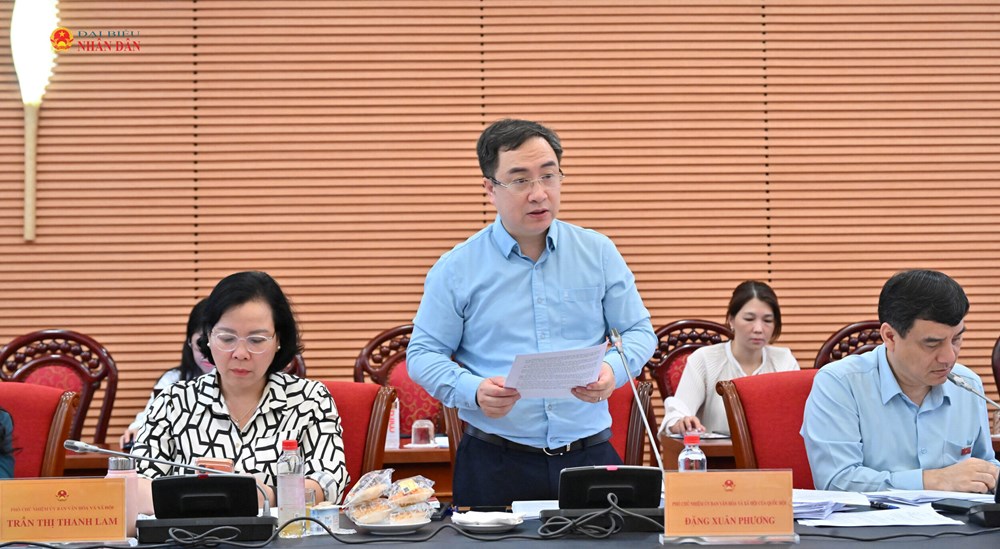 Phó Chủ nhiệm Ủy ban Văn hóa và Xã hội Đặng Xuân Phương