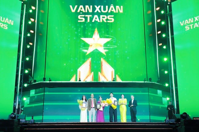 Giải thưởng Quảng cáo sáng tạo Việt Nam 2025: Vạn Xuân Awards 2025 vinh danh 63 ý tưởng sáng tạo xuất sắc - Ảnh 9.
