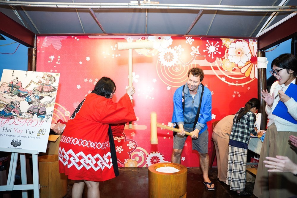 Sôi động đêm khai mạc Giao lưu văn hóa Hội An - Nhật Bản lần thứ 21 - ảnh 14