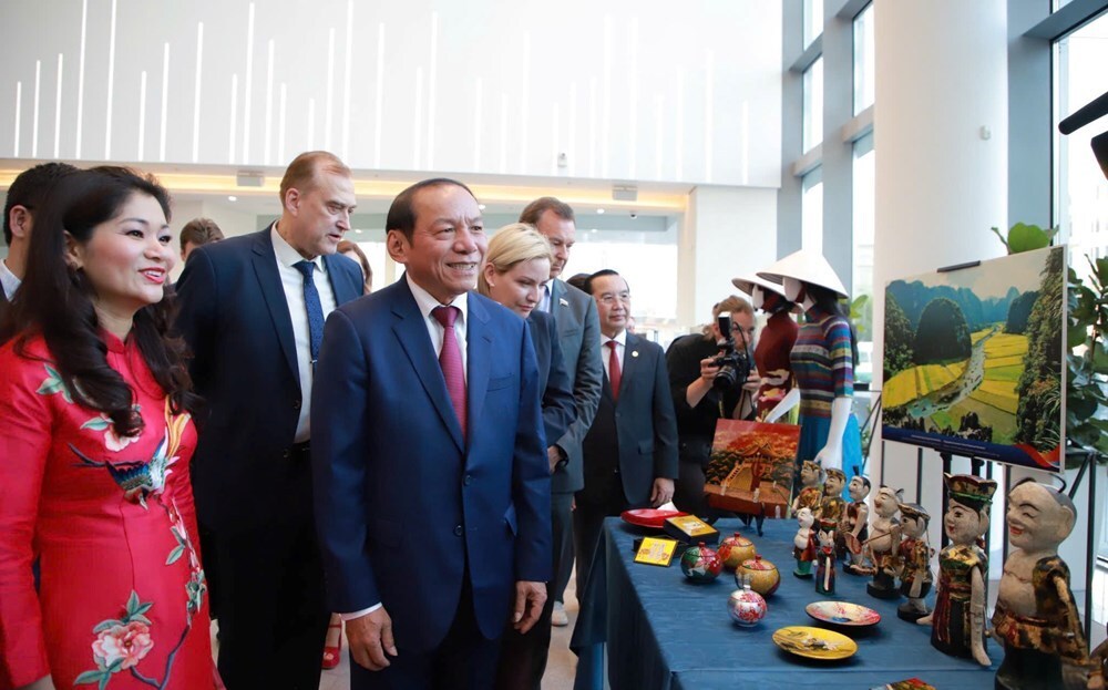 Phải đầu tư xứng đáng cho văn hóa - ảnh 1