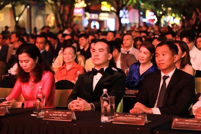 Giải thưởng Quảng cáo sáng tạo Việt Nam 2025: Vạn Xuân Awards 2025 vinh danh 63 ý tưởng sáng tạo xuất sắc - Ảnh 3.