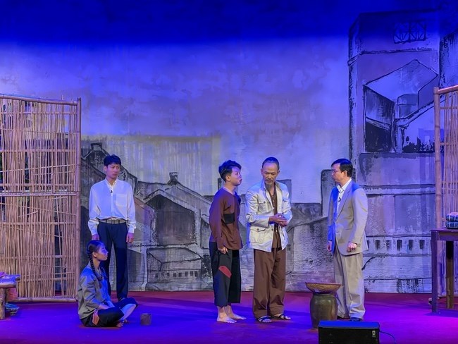 Phát huy giá trị tư tưởng Hồ Chí Minh qua chương trình nghệ thuật "Bác Hồ - một tình yêu bao la" - Ảnh 4.