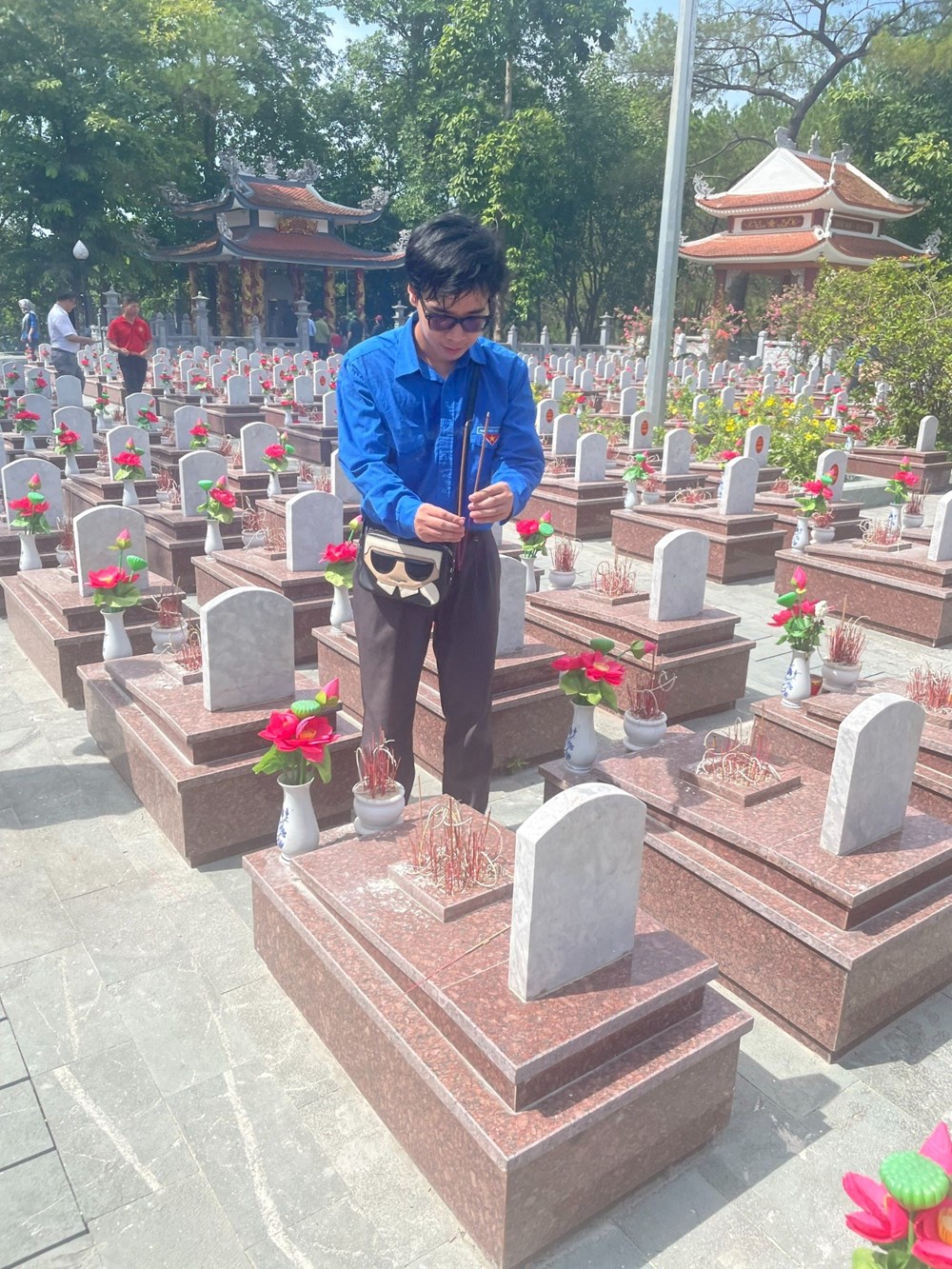 Chi Đoàn Cục Bản quyền tác giả tham gia chương trình chuỗi hoạt động tri ân tại tỉnh Quảng Trị nhân Kỷ niệm 79 năm Ngày Thương binh - Liệt sĩ (27/7/1947 - 27/7/2026) - ảnh 1