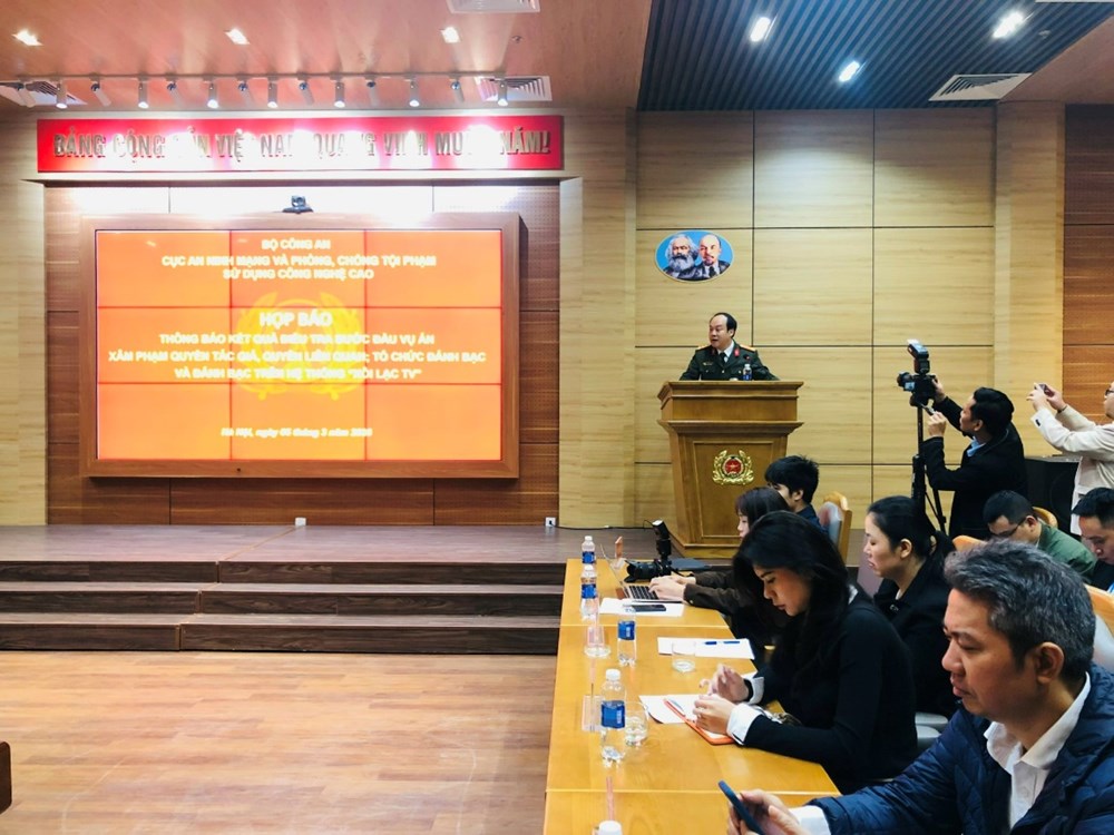 Họp báo Thông báo kết quả điều tra bước đầu vụ án xâm phạm quyền tác giả, quyền liên quan; tổ chức đánh bạc và đánh bạc trên hệ thống “Xôi lạc TV” - ảnh 1