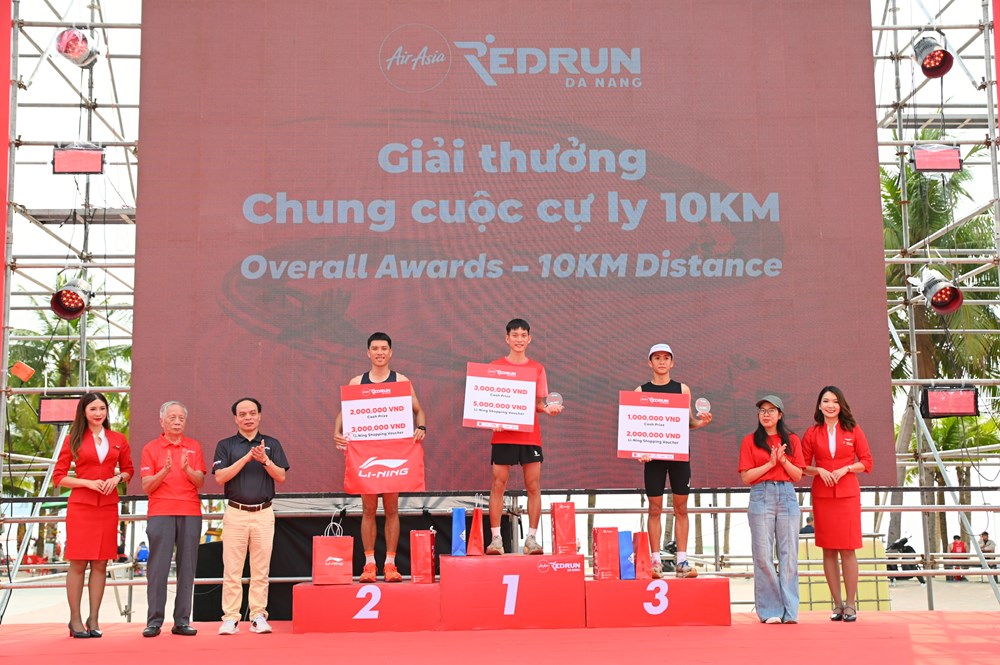 Hành trình “Sẵn sàng - Bắt đầu - Đổi mới” trên từng bước chạy tại  AirAsia RedRun Danang 2026 khép lại thành công với gần 8.000 vận động viên tham gia - ảnh 5