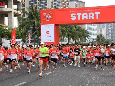 Gần 8.000 VĐV tham gia Giải chạy AirAsia RedRun Đà Nẵng 2026 - Quán quân 21